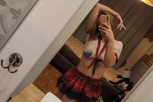 Okładka galerii: Stripiz i masturbacja ze squirtem:)